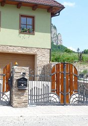 Brána kovaná drevo kov