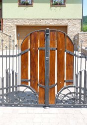 Brána kovaná drevo kov