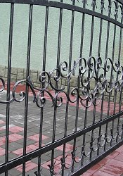 Kovaná brána krídlová