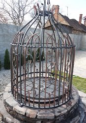 Kovaná mreža na studňu