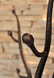 Kovaný nábytok do predsiene