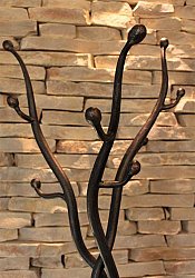 Kovaný nábytok do predsiene