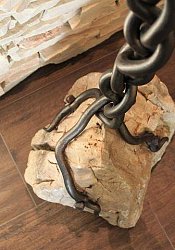 Kovaný nábytok do predsiene