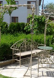 Kovaný záhradný nábytok