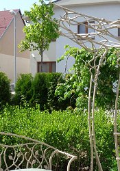 Kovaný záhradný nábytok