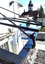 Prístrešok nad vstupné dvere.