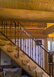 Kované zábradlie na schodisko.