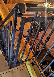 Kované zábradlie na schodisko.