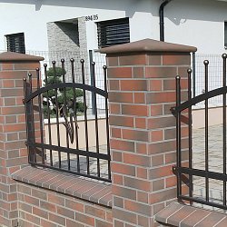 Kovaná posuvná brána