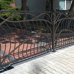 Kovaná brána, vlny