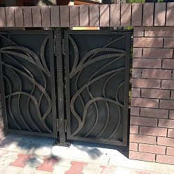 Kovaná brána, vlny