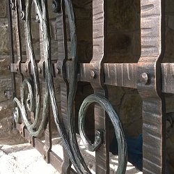 Kovaná mreža, motív viniča