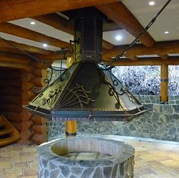 Kovaný sopúch nad ohnisko