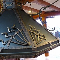 Kovaný sopúch nad ohnisko