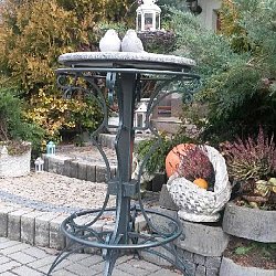 Kovaný barový stolík