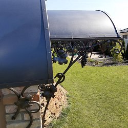 Kovaný prístrešok