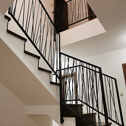 Interiérové zábradlie.