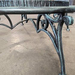 Kovaný stojan na sud.