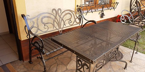 Kovaný záhradný nábytok