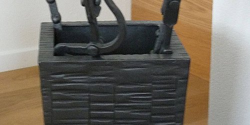 Moderná kovaná krbovka