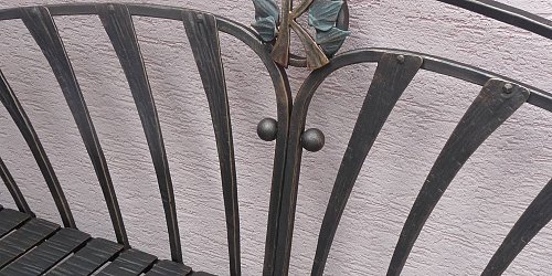 Záhradná lavička kovaná