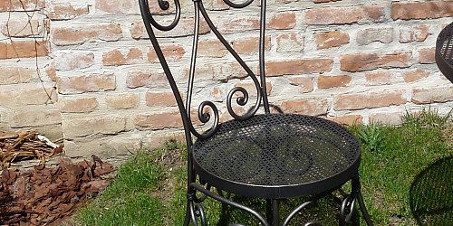 Kovaný stolík, stolička