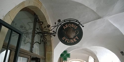 Kovaný vývesný štít